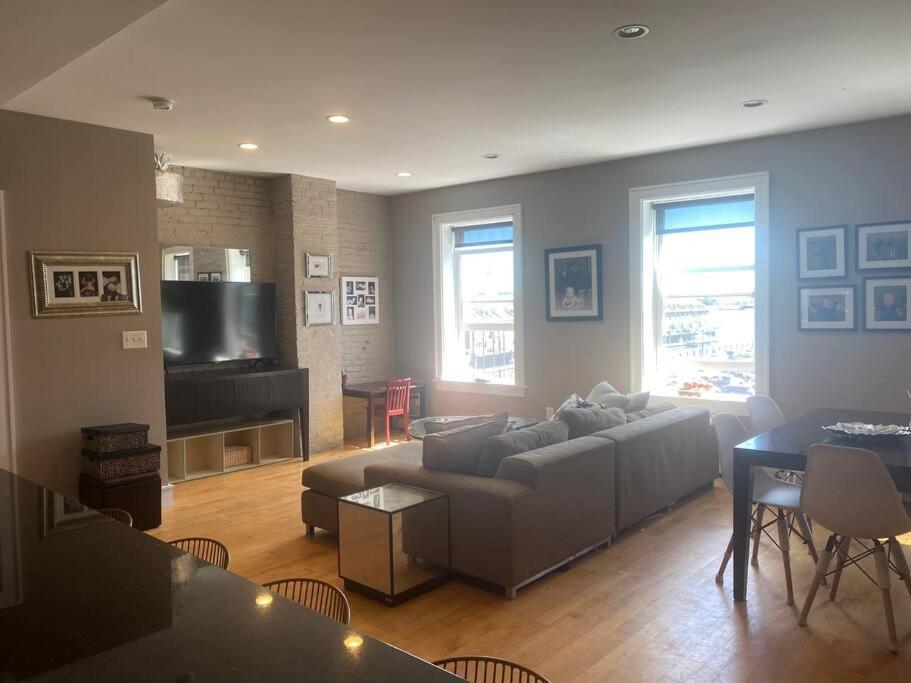 Harbor Views Modern North End Free Parking! Apartment