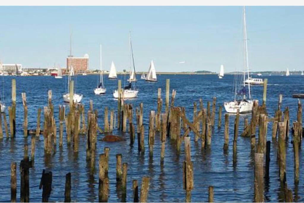 Apartment Harbor Views Modern North End Free Parking! *