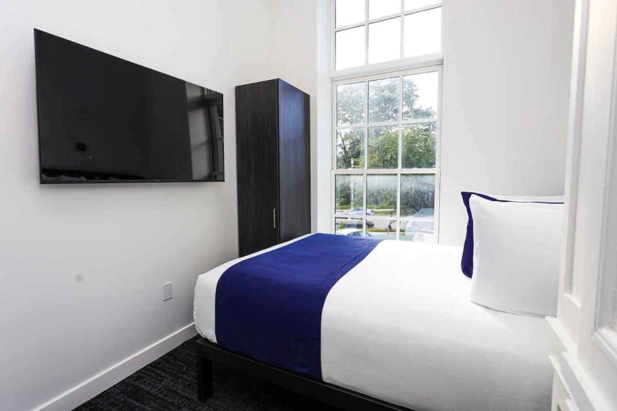 Stylish In Historic - Unit #209 Apartment *