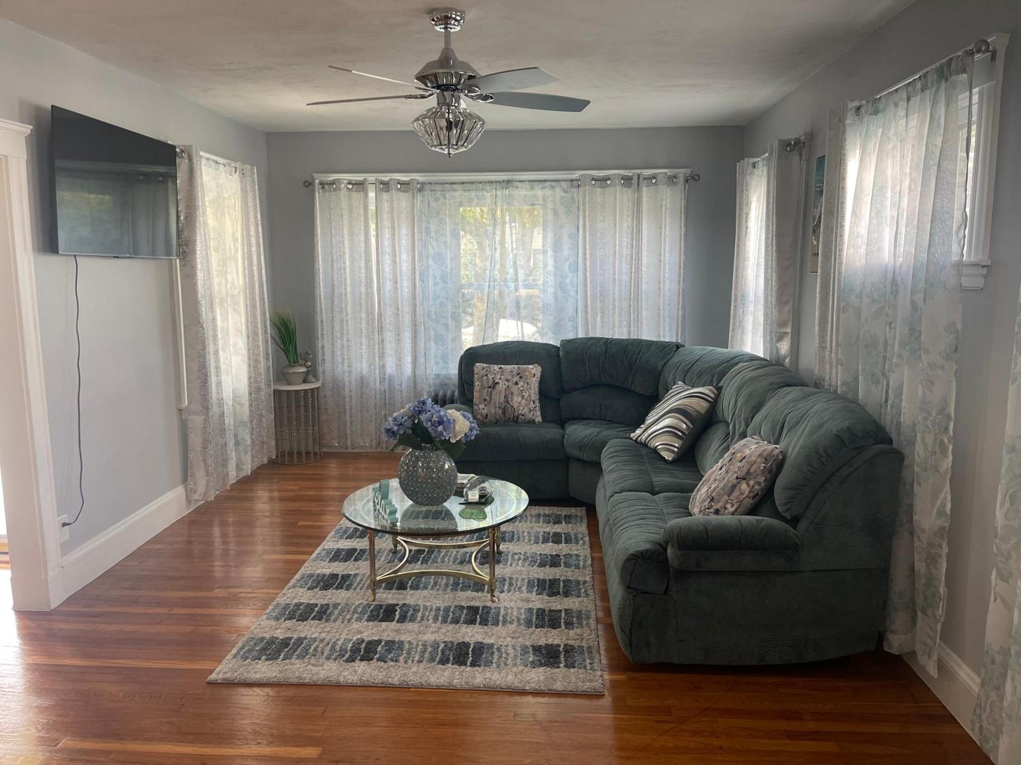 Luxury 2 Bedroom Private Apartment