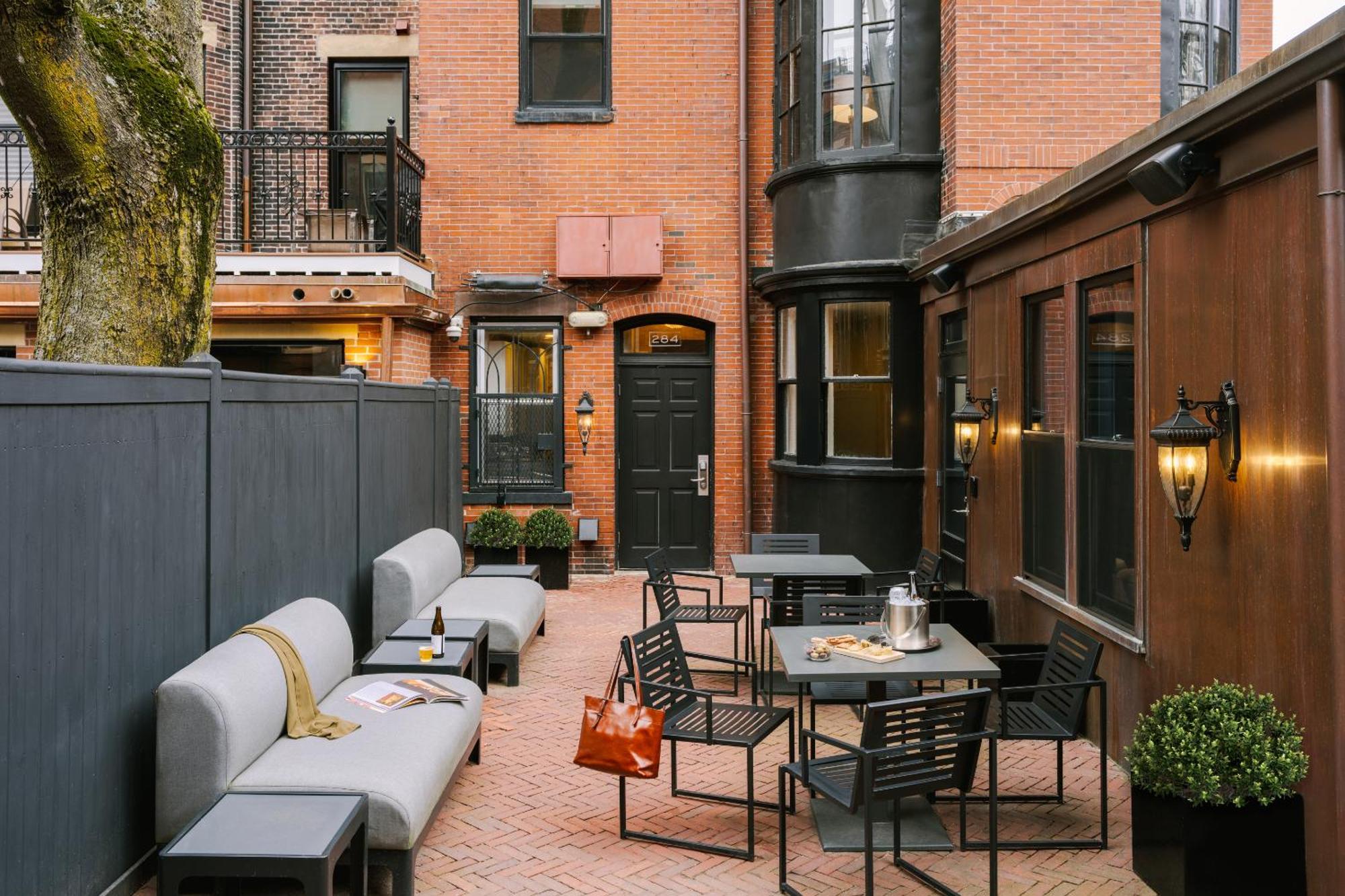 No. 284 Back Bay Hotel, Sonder
