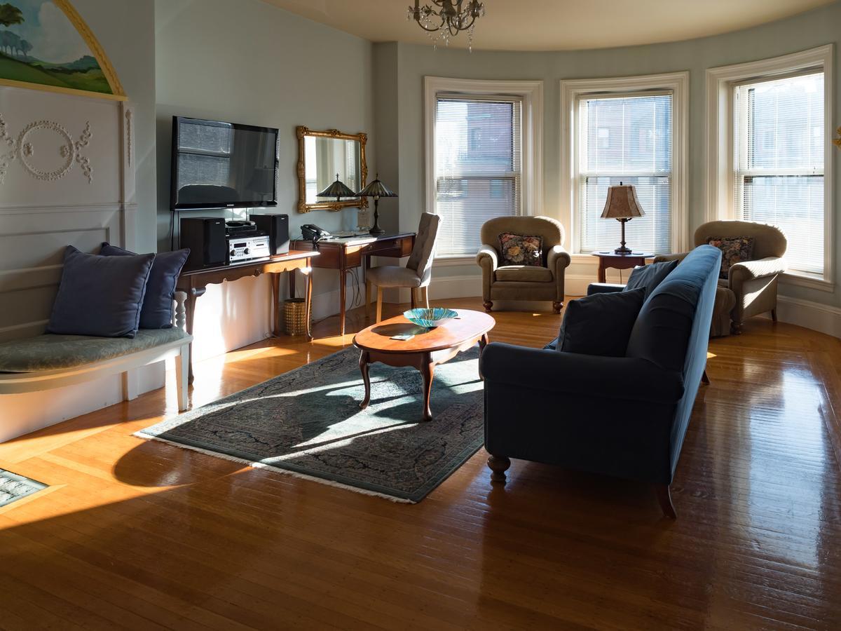 The Gryphon House Bed & Breakfast