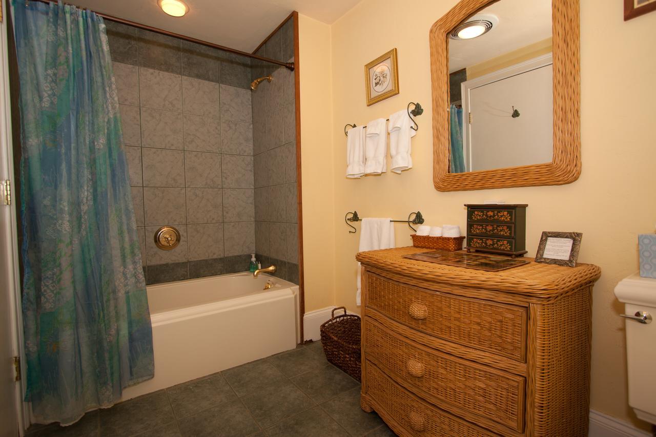 The Gryphon House Bed & Breakfast Boston