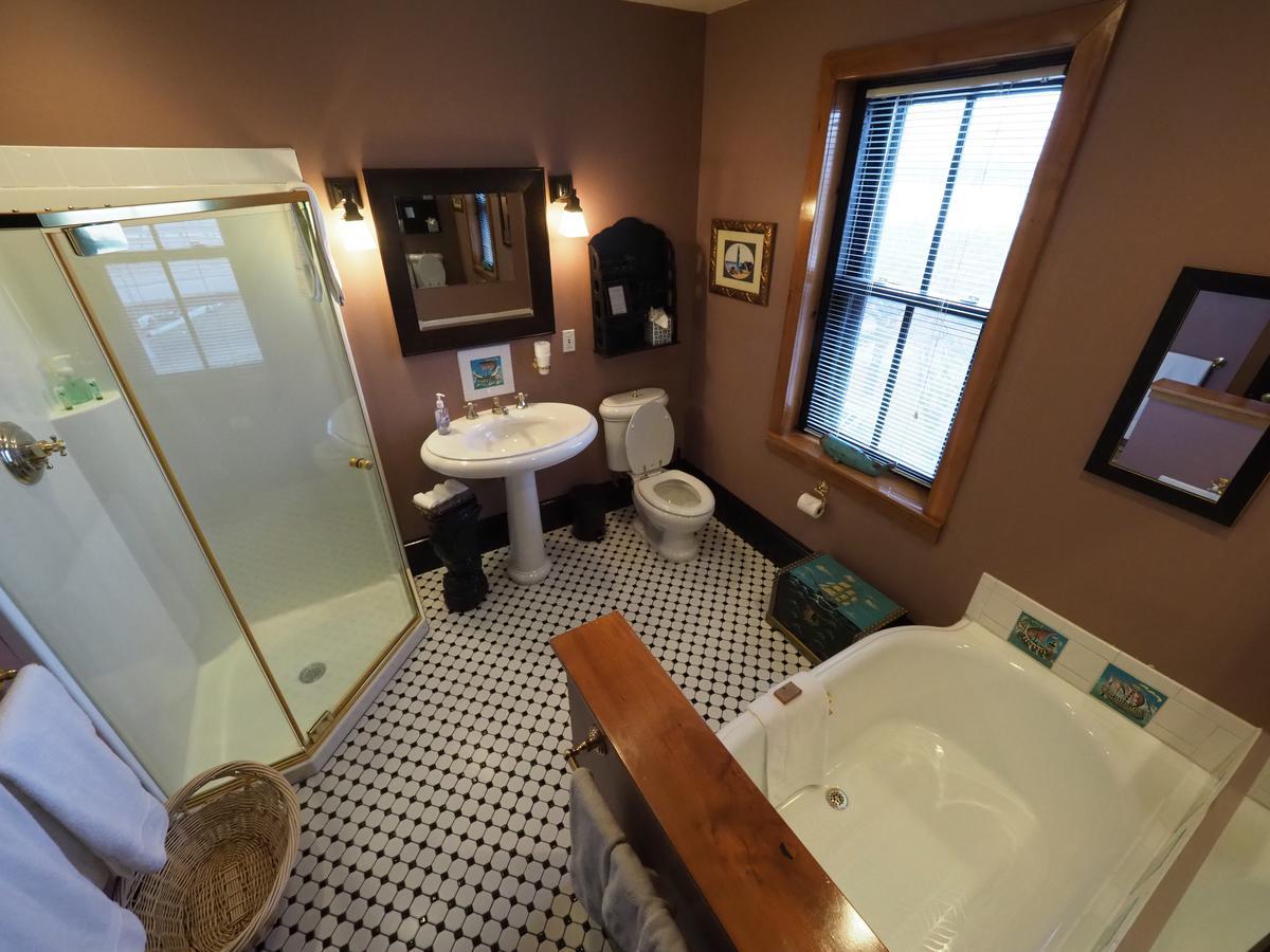 Bed & Breakfast The Gryphon House 3*