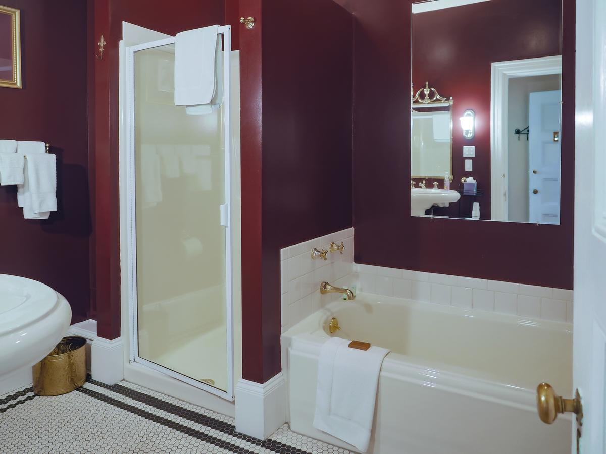The Gryphon House Bed & Breakfast Boston