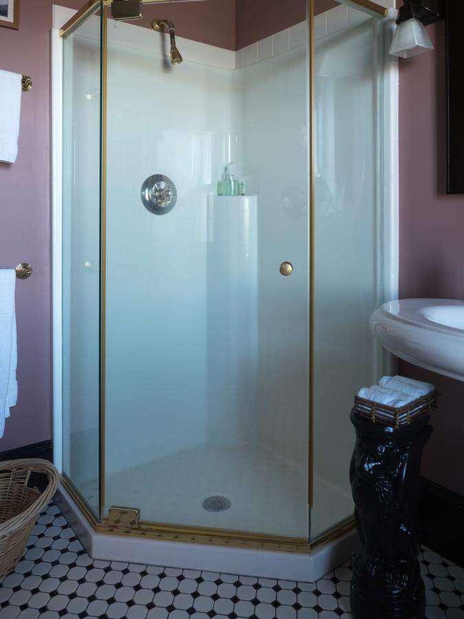 The Gryphon House Bed & Breakfast 3*