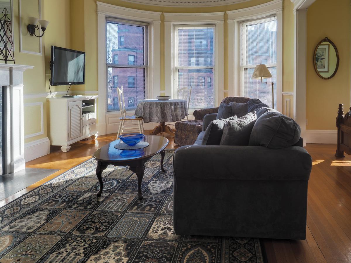 Bed & Breakfast The Gryphon House Boston