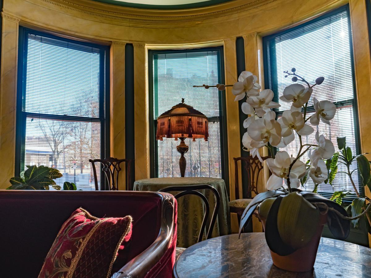 The Gryphon House 3* Boston