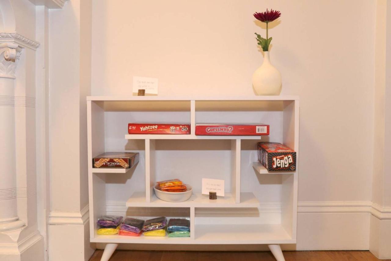 Charming On Boston's Iconic Newbury St. #8 Apartment *