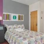Downtown Studio Apt, Lots Of Natural Light