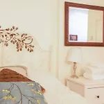 Downtown Studio Apt, Near Grocery And Hospitals