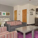 Downtown Studio Apt, Lots Of Natural Light