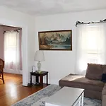 The Naughton Guest House-Close To Boston