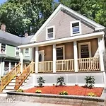 Boston\'S Best Vacation House