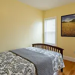 90 New! Modern Boston Views -Sleek City Living