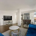 Panoramic City Sanctuary - 2 Bedroom King Bed, Fenway Park