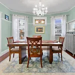Bright & Spacious 2Br Apartment, Mins From Downtown Boston, Parking