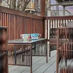Bright & Spacious 2Br Apartment, Mins From Downtown Boston, Parking