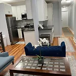 Spacious Apartment In Boston