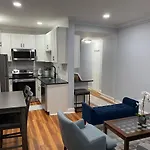 Spacious Apartment In Boston