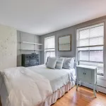 Cozy Boston Vacation Rental With Rooftop Deck!