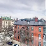 Back Bay 1Br Steps From Newbury T Bos-559