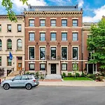 Stylish Hotel Room In Boston\'S Fenway - Unit #104 V2