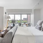 Back Bay Studio W Gym Nr Newbury St Bos-459
