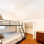 988 New! Boston Bliss - Cozy & Lovely Getaway
