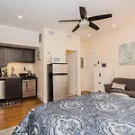 Renovated, Sunny, Spacious Studio In Boston