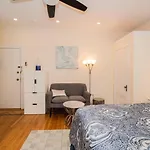 Renovated, Sunny, Spacious Studio In Boston