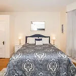 Renovated, Sunny, Spacious Studio In Boston