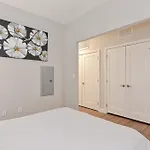 Global Luxury Suites East Boston