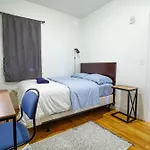 4Br 1,5Bh Sunny Apt In Roxbury