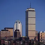 Spacious Apartment In Boston