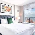 Luxury Apt With Gym In Seaport - Via-1512