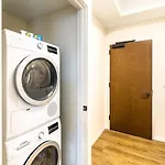 Modern Apt With City Views - Alx-1207