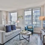 Luxury Apt With Balcony In Seaport - Via-1524