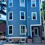 Modern 3-Bedroom Condo, Fully Furnished & Renovated