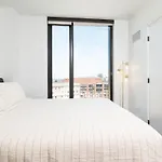 Back-Bay Upscale Central Penthouse W Roof-Top