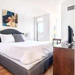 Spacious Apt Full Kitchen In Seaport - Alx-603