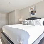 Luxury Apt Downtown Seaport - Via-1205