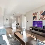 Luxury Apt Downtown Seaport - Via-1205