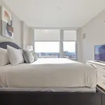 Luxury Apt Downtown Seaport - Via-1205
