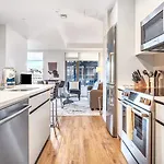 Spacious Apt Full Kitchen In Seaport - Alx-603