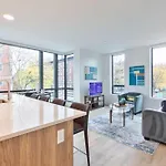 Gorgeous Apt With Kitchen-Idl-350