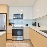 Luxury Apt Downtown-Hub-3201