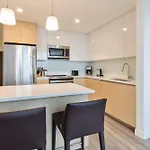 Luxury Apt Downtown-Hub-3201