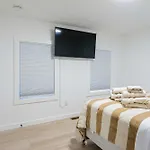 Modern East Boston 2 Bed 2 Bath