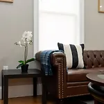 558-2 3Br Boston - Renovated Nest Near Aquarium